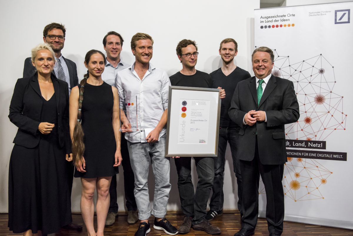 Am 26. August 2015 erhielt das Projekt "Opening Science - wie das Internet die Forschung verändert" die Auszeichnung als "Ausgezeichneter Ort 2015"