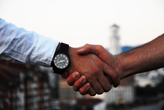 handshake-1513228_640 handshake-1513228_640
