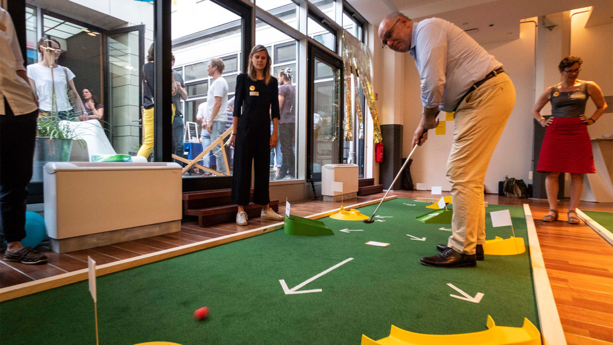 Open-Access-Minigolf bei der langen Nacht der Wissenschaften am HIIG